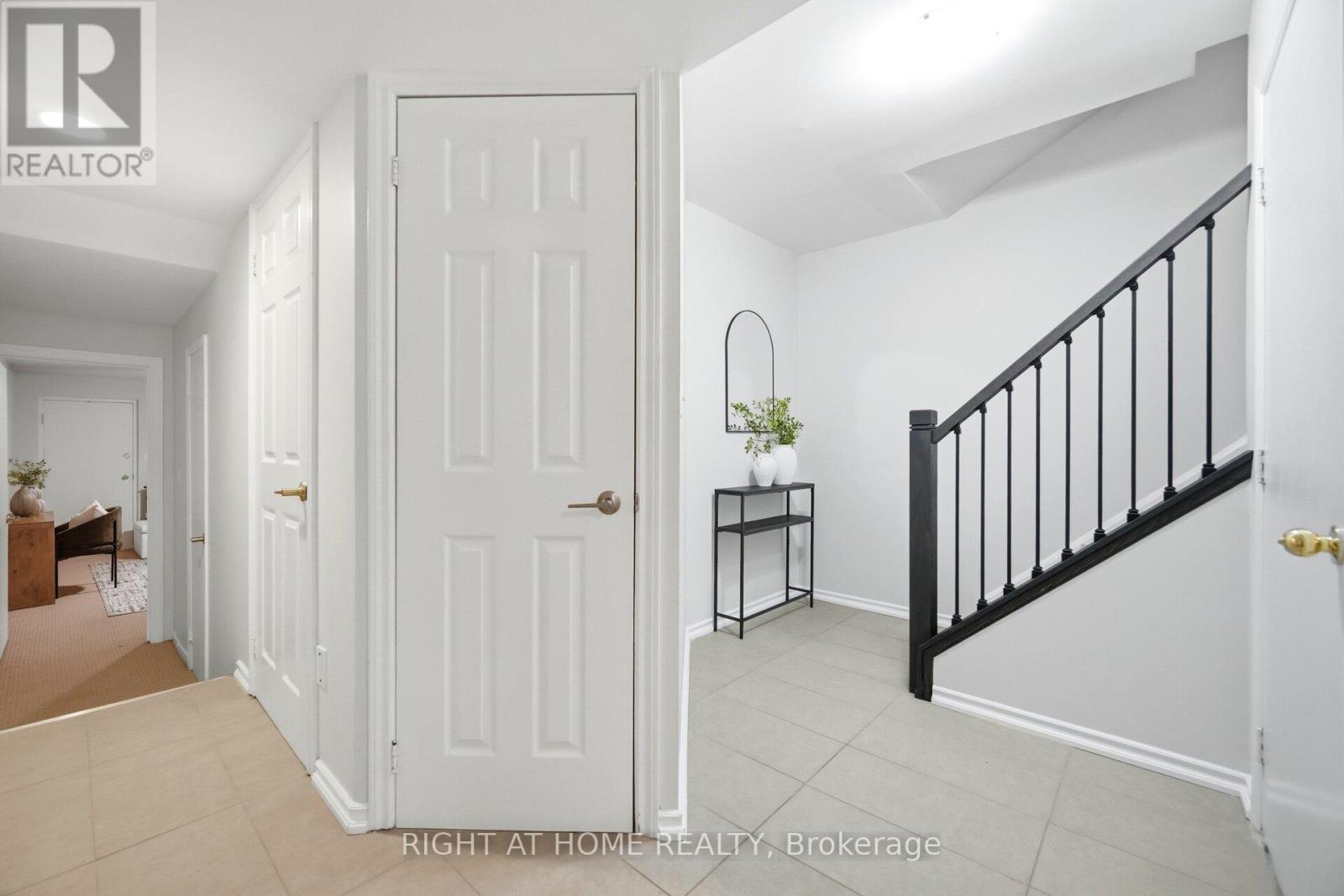 533 - 895 Maple Avenue, Burlington, Ontario  L7S 2H7 - Photo 5 - W12839108