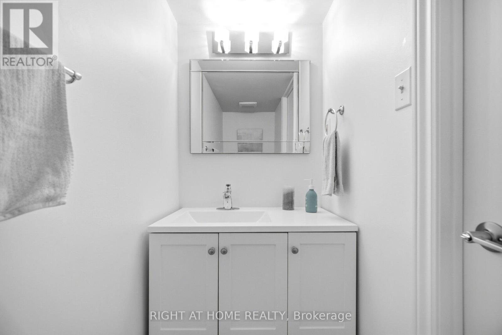 533 - 895 Maple Avenue, Burlington, Ontario  L7S 2H7 - Photo 6 - W12839108