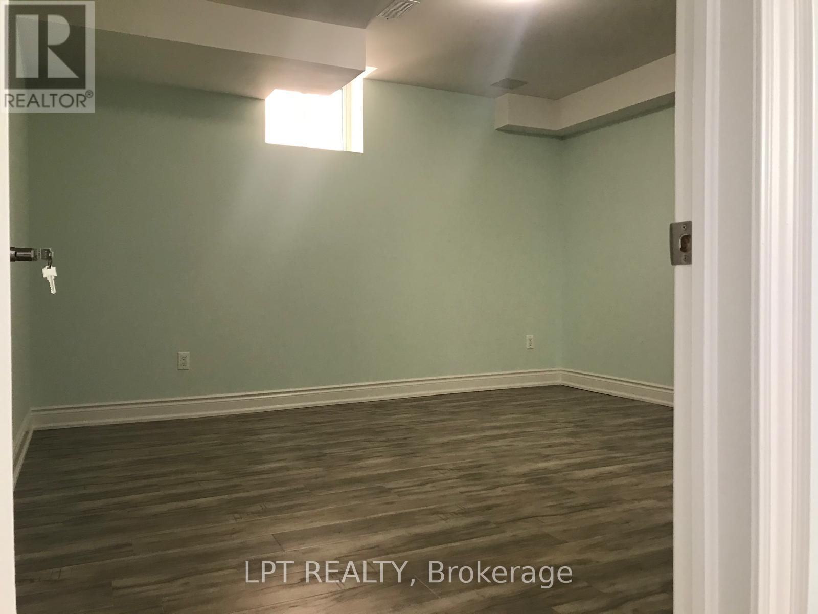 90 Lloyd Sanderson Drive, Brampton, Ontario  L6Y 0X3 - Photo 10 - W12839148