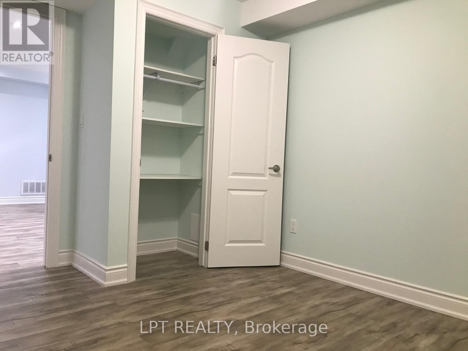 90 Lloyd Sanderson Drive, Brampton, Ontario  L6Y 0X3 - Photo 7 - W12839148