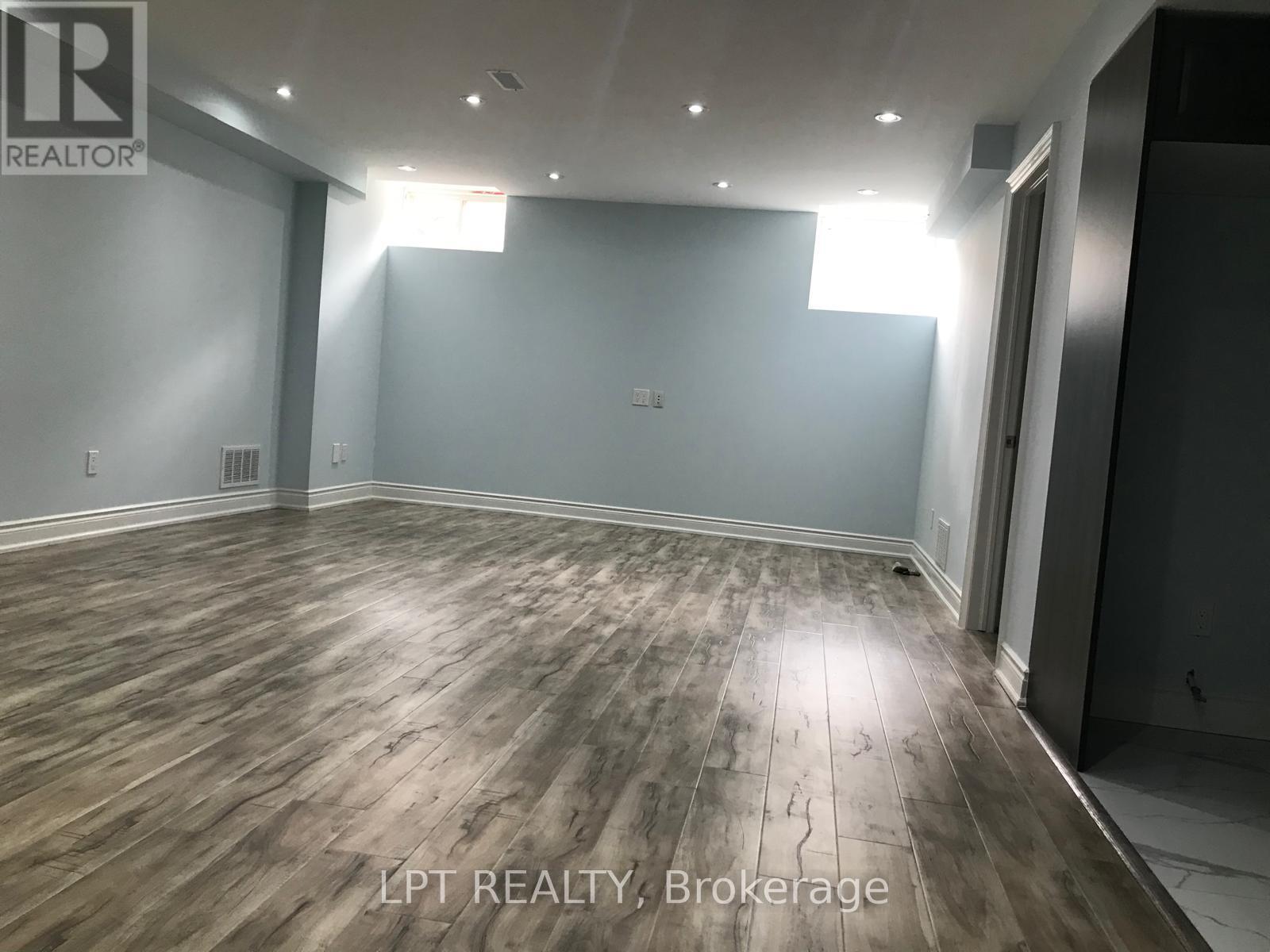 90 Lloyd Sanderson Drive, Brampton, Ontario  L6Y 0X3 - Photo 8 - W12839148