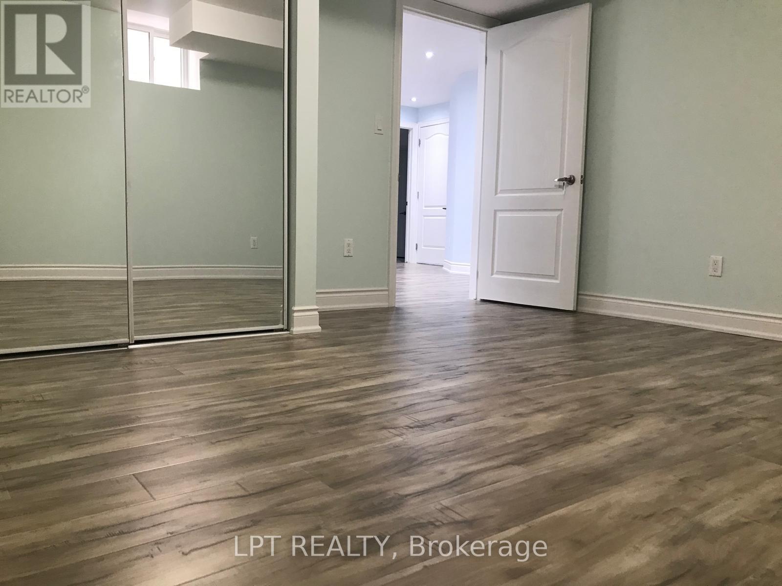 90 Lloyd Sanderson Drive, Brampton, Ontario  L6Y 0X3 - Photo 9 - W12839148