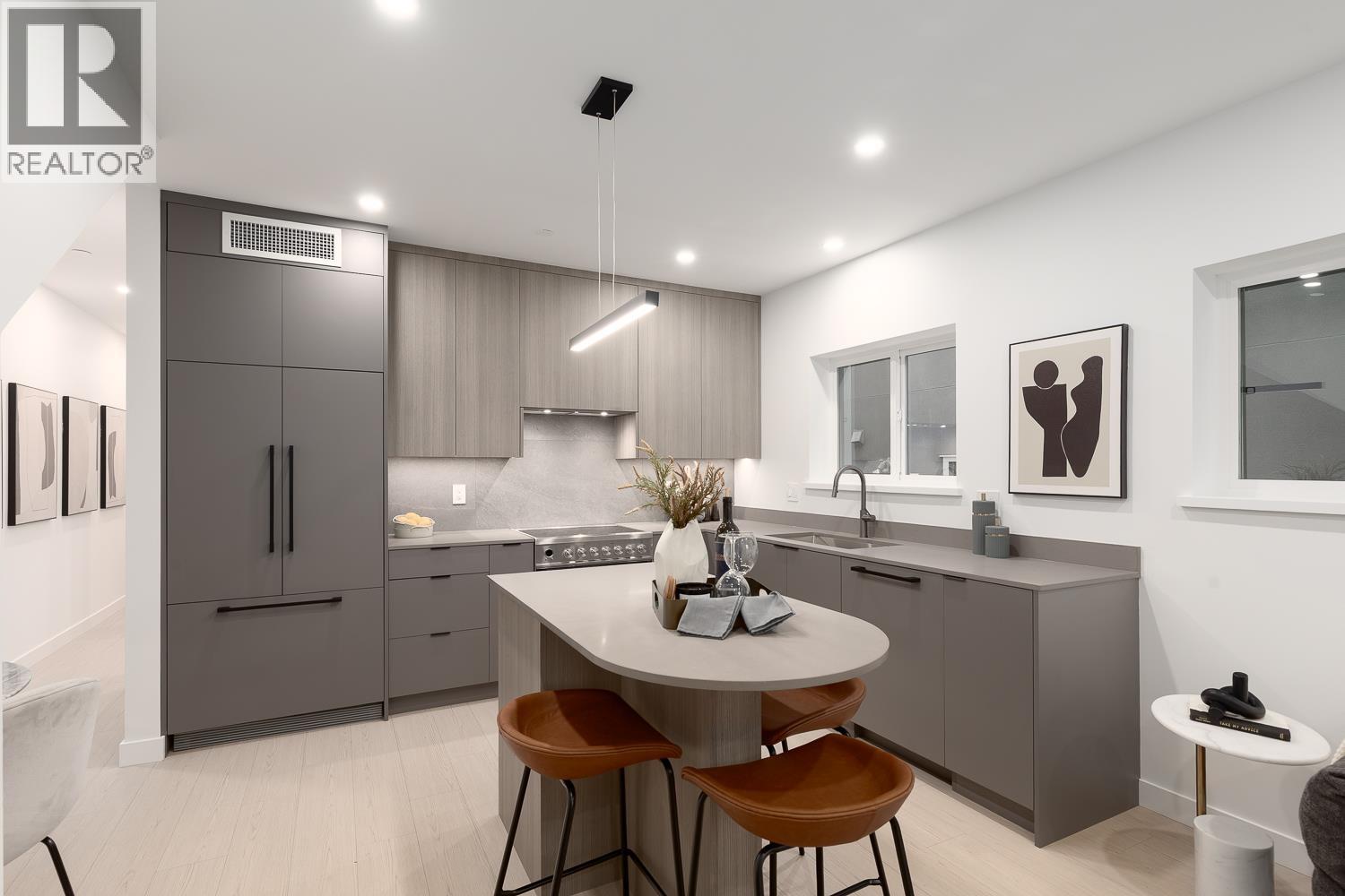 204 2329 E 34TH AVENUE, Vancouver, British Columbia