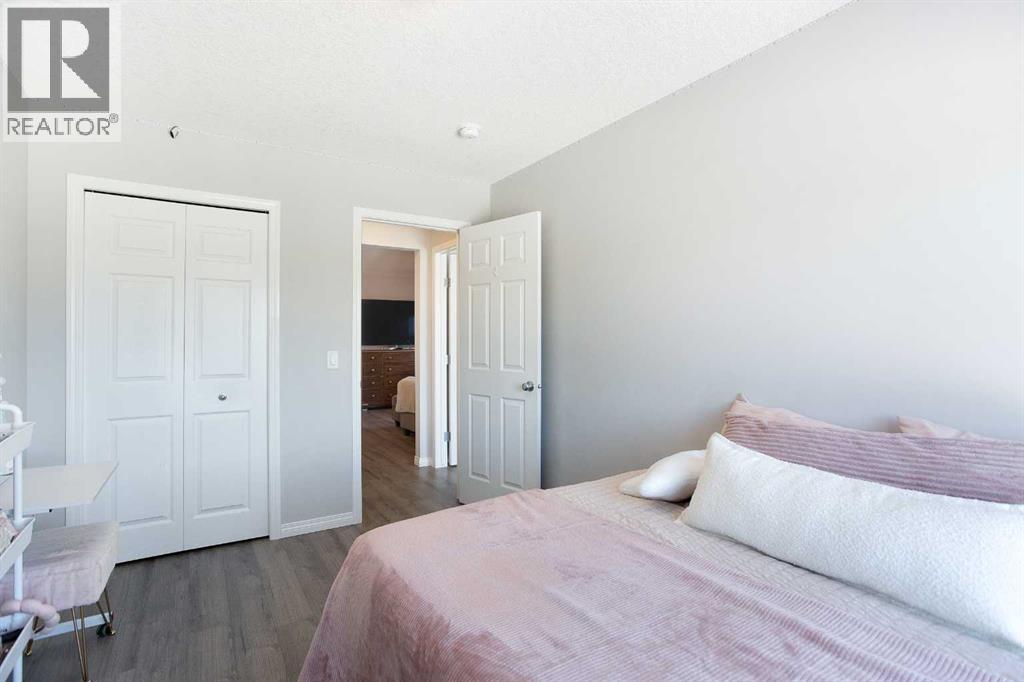 250 Hillcrest Heights Sw, Airdrie, Alberta  T4B 3Z2 - Photo 21 - A2287920