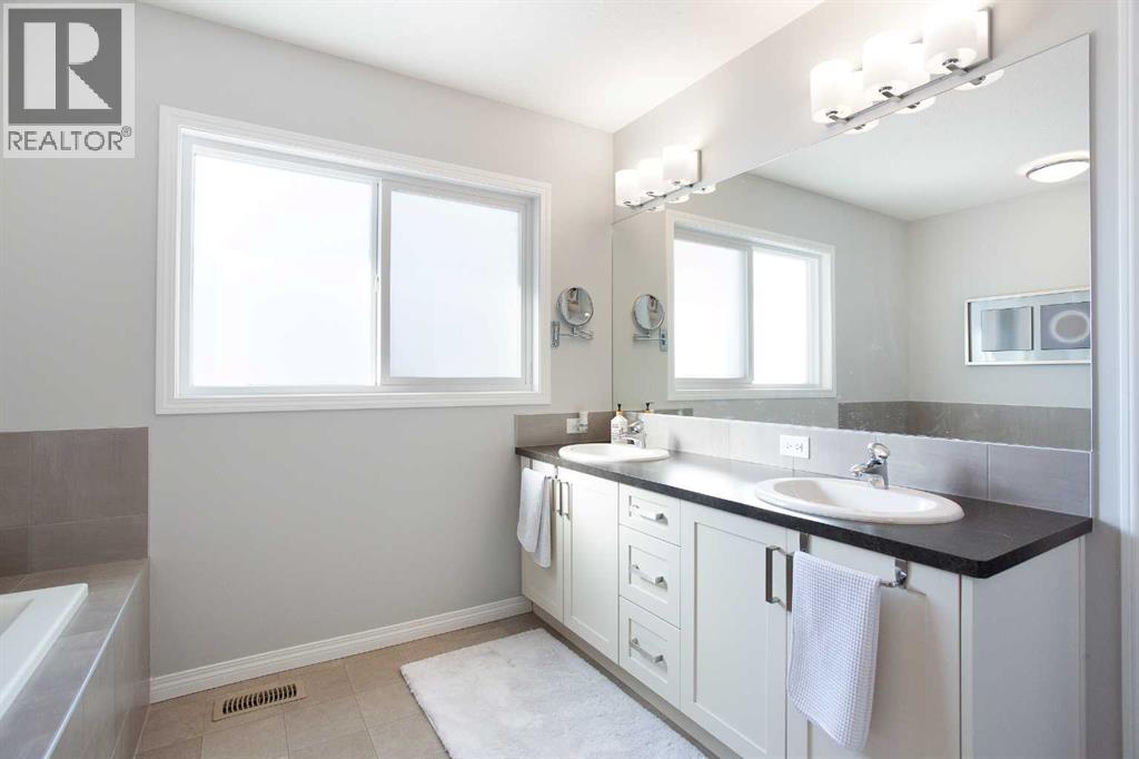 250 Hillcrest Heights Sw, Airdrie, Alberta  T4B 3Z2 - Photo 28 - A2287920