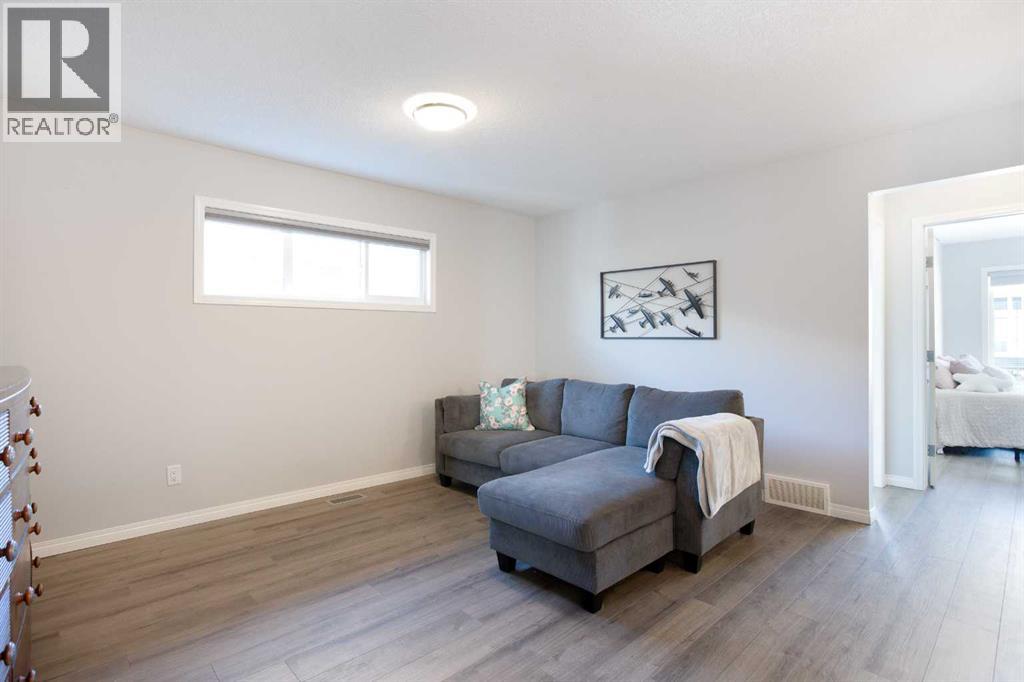 250 Hillcrest Heights Sw, Airdrie, Alberta  T4B 3Z2 - Photo 15 - A2287920