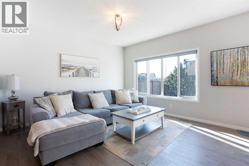 250 Hillcrest Heights Sw, Airdrie, Alberta  T4B 3Z2 - Photo 11 - A2287920