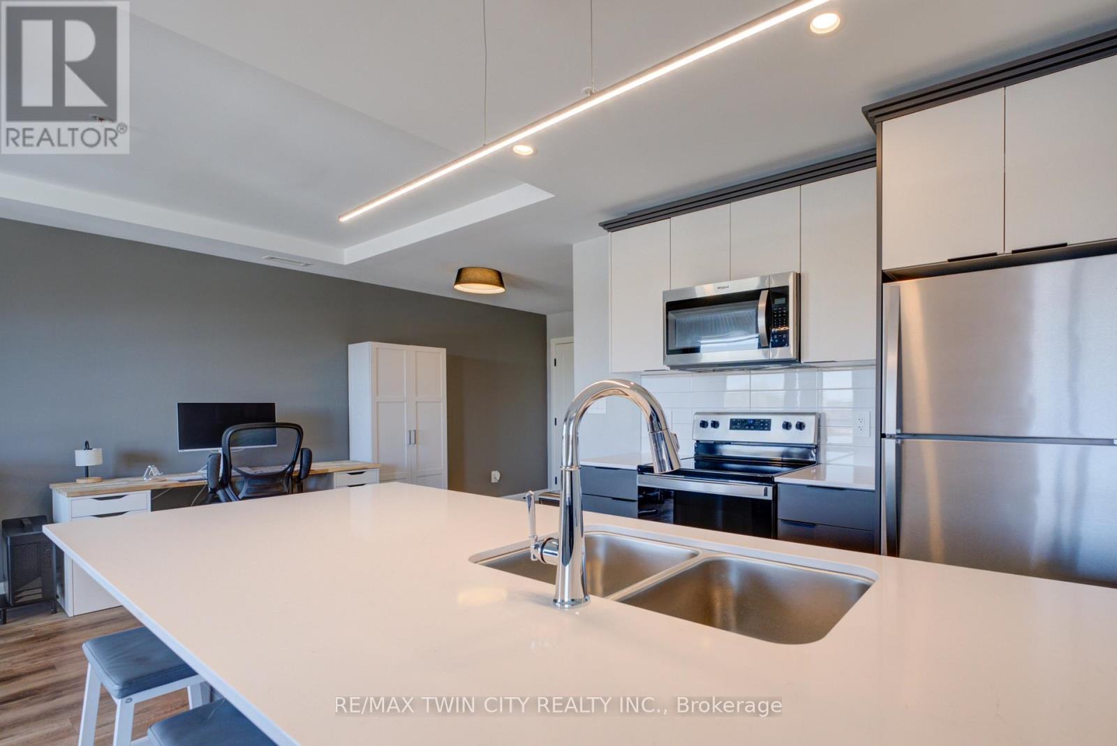 402 - 34 Norman Street, Brantford, Ontario  N3R 2Y1 - Photo 11 - X12839030