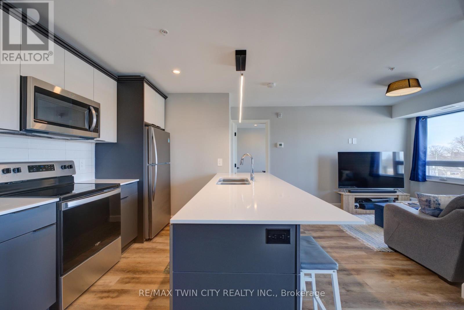 402 - 34 Norman Street, Brantford, Ontario  N3R 2Y1 - Photo 14 - X12839030