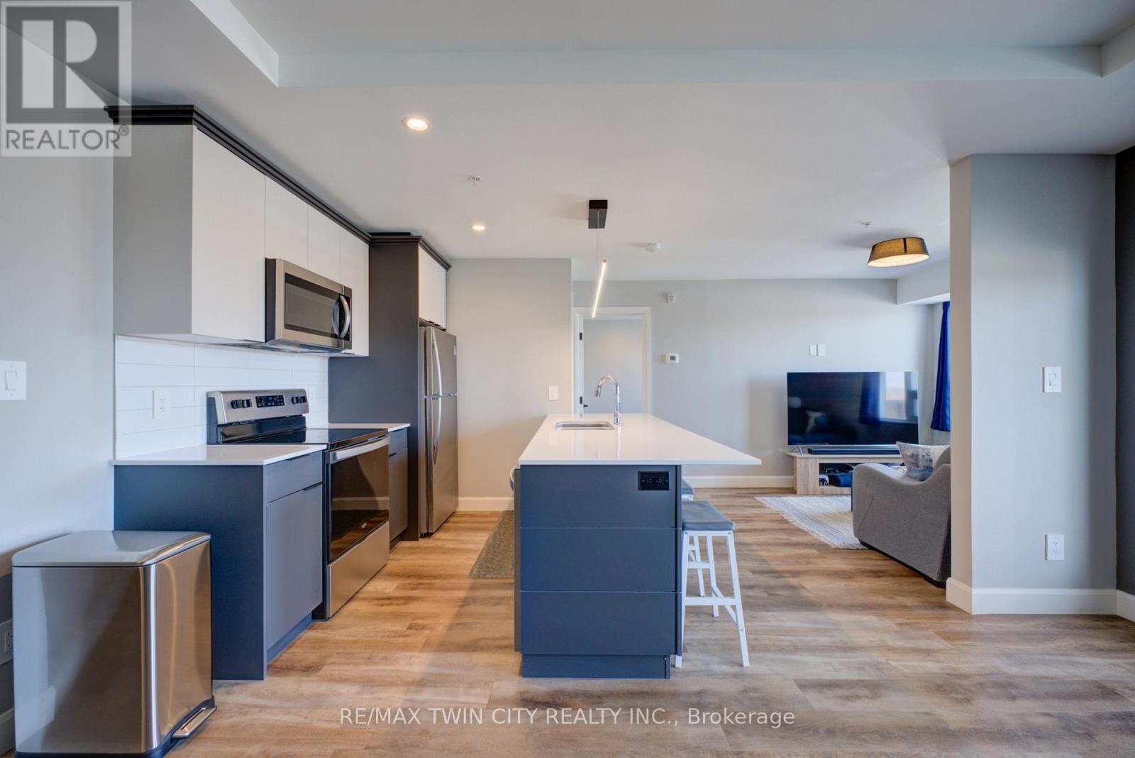 402 - 34 Norman Street, Brantford, Ontario  N3R 2Y1 - Photo 8 - X12839030