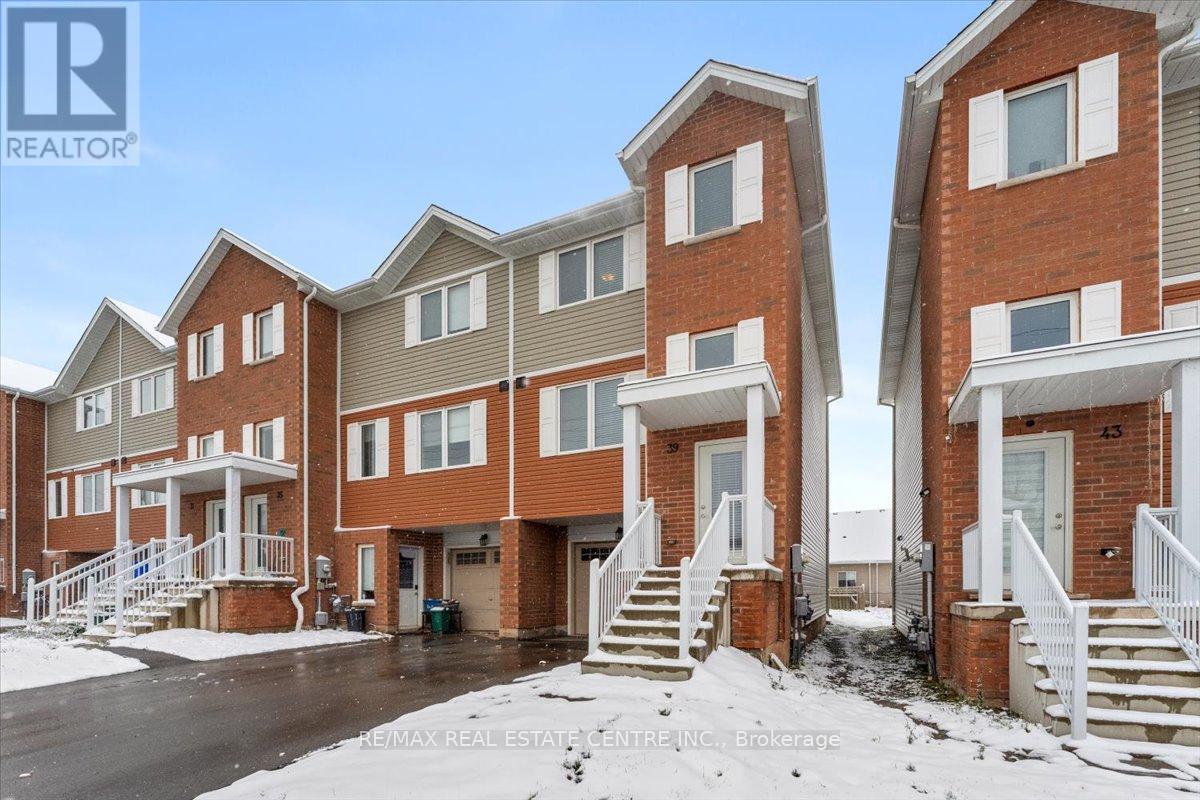 39 Denistoun Street, Welland, Ontario  L3C 0H6 - Photo 2 - X12839128