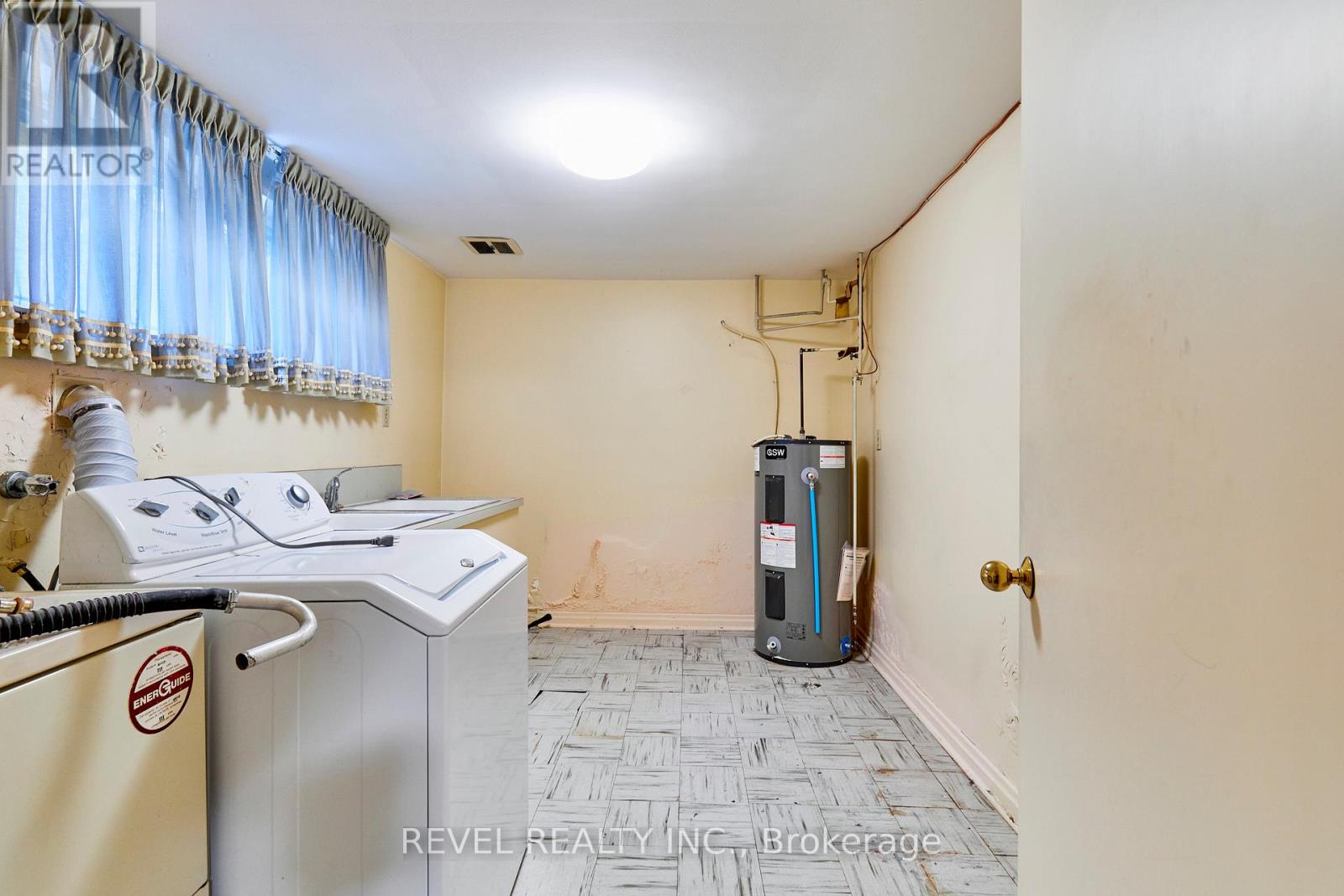 124 Forest Heights Boulevard, Toronto, Ontario  M2L 2K8 - Photo 31 - C12836894