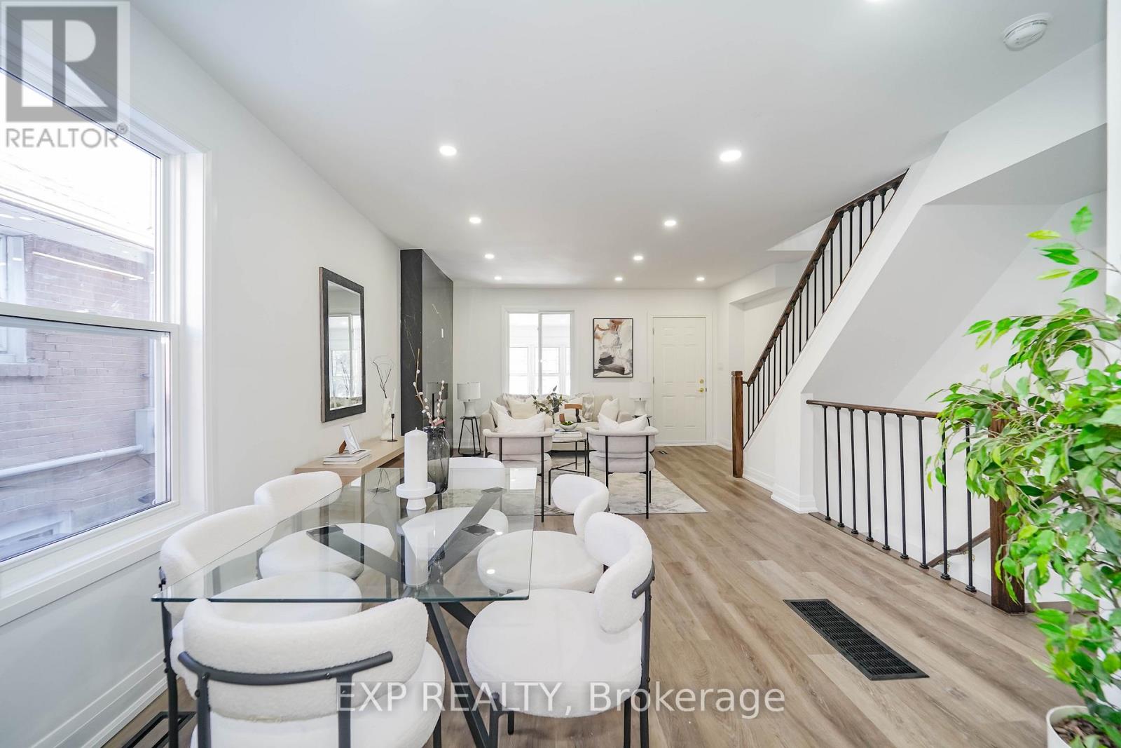 224 Aylesworth Avenue, Toronto, Ontario  M1N 2J6 - Photo 4 - E12839138