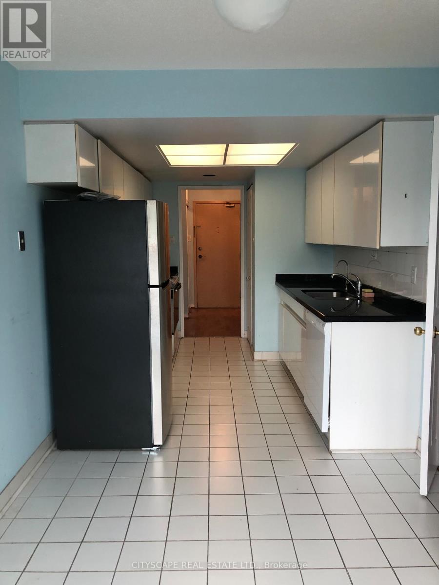 1014 - 7825 Bayview Avenue, Markham, Ontario  L3T 7N2 - Photo 3 - N12838426