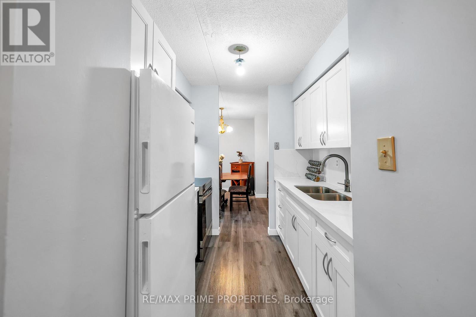 302 - 1535 Diefenbaker Court, Pickering, Ontario  L1V 3W2 - Photo 9 - E12689698