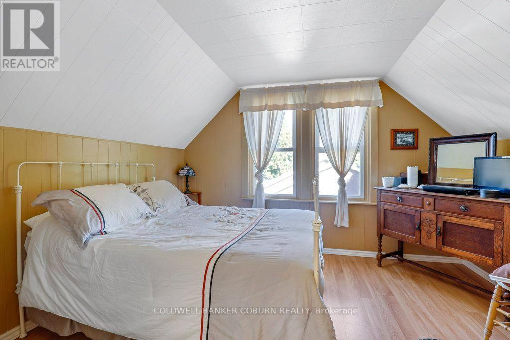 12 Maple Avenue, South Dundas, Ontario  K0E 1K0 - Photo 21 - X12456423