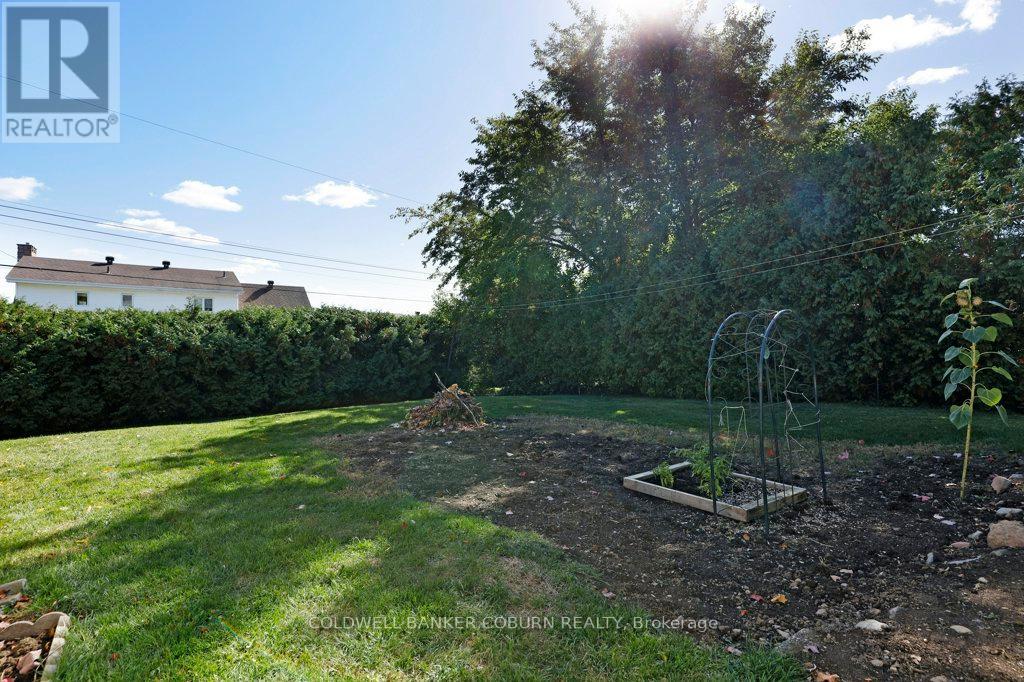 12 Maple Avenue, South Dundas, Ontario  K0E 1K0 - Photo 28 - X12456423