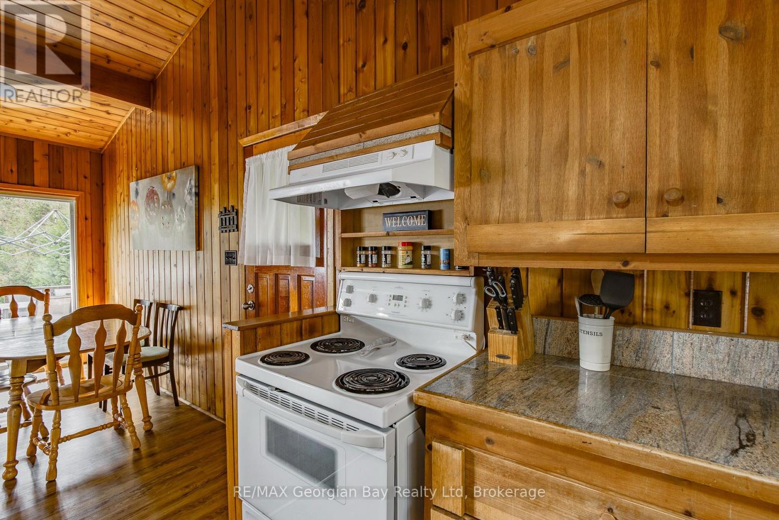 69 Albert Avenue, Tiny, Ontario  L0L 2J0 - Photo 12 - S12839214