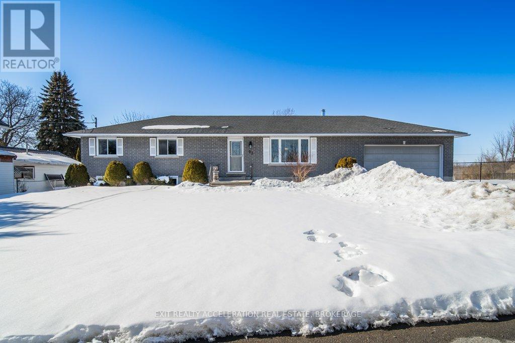 93 Henry Street, Greater Napanee (Greater Napanee), Ontario  K7R 3A6 - Photo 2 - X12839342