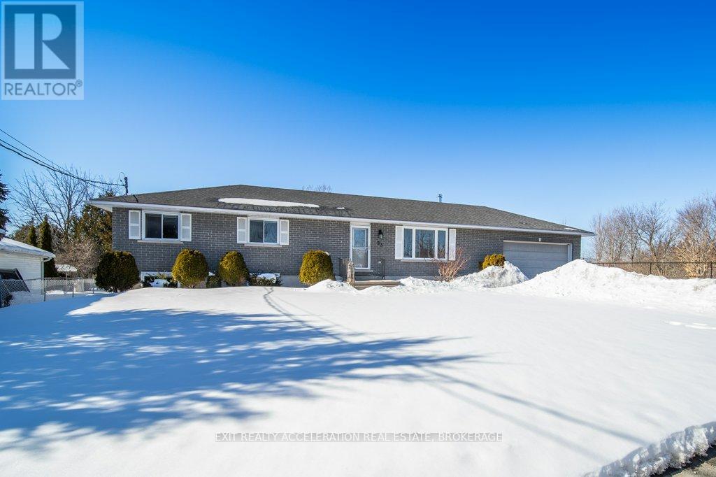 93 Henry Street, Greater Napanee (Greater Napanee), Ontario  K7R 3A6 - Photo 4 - X12839342