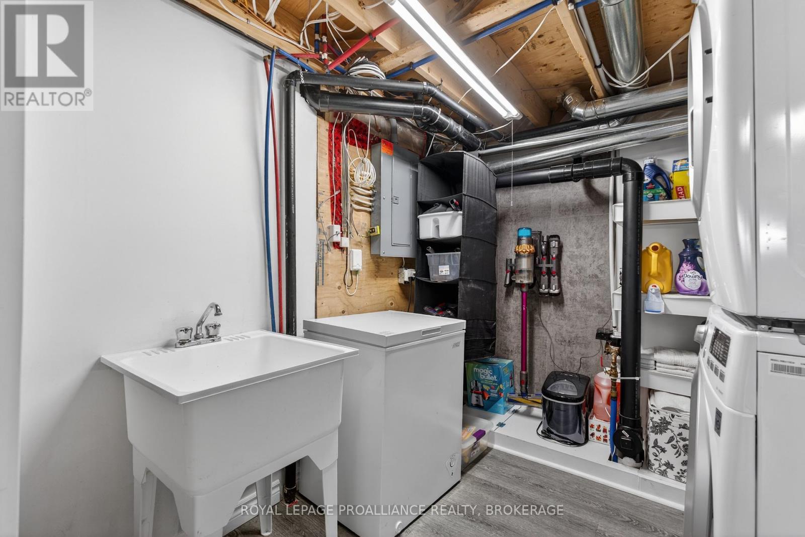 129 Simurda Court, Loyalist (Amherstview), Ontario  K7N 0A8 - Photo 28 - X12839546