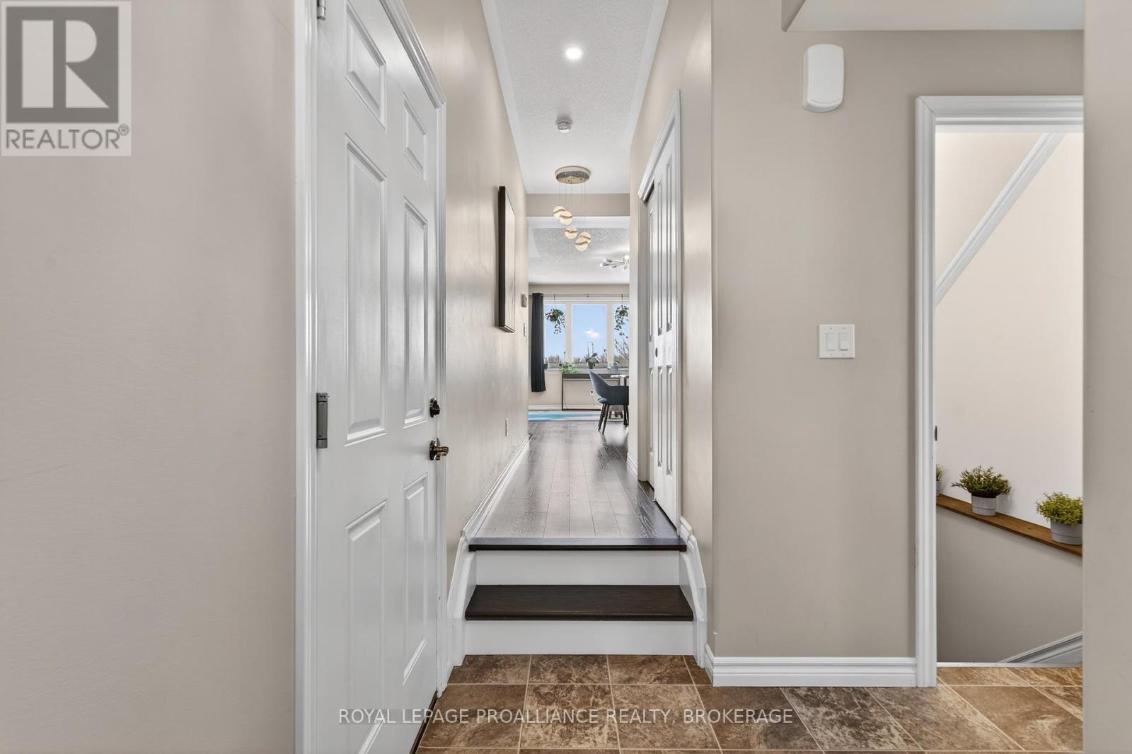 129 Simurda Court, Loyalist (Amherstview), Ontario  K7N 0A8 - Photo 4 - X12839546