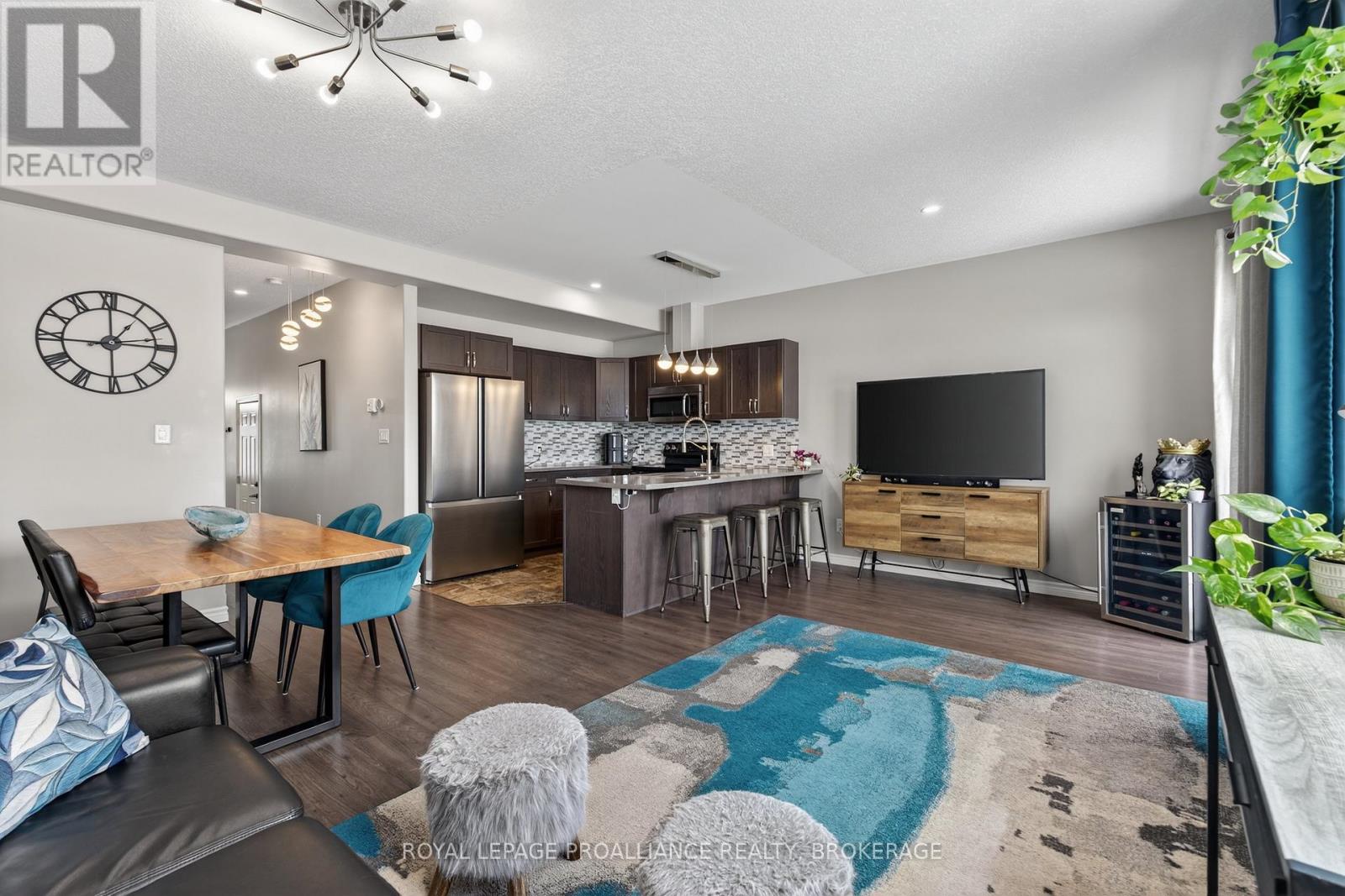 129 Simurda Court, Loyalist (Amherstview), Ontario  K7N 0A8 - Photo 8 - X12839546