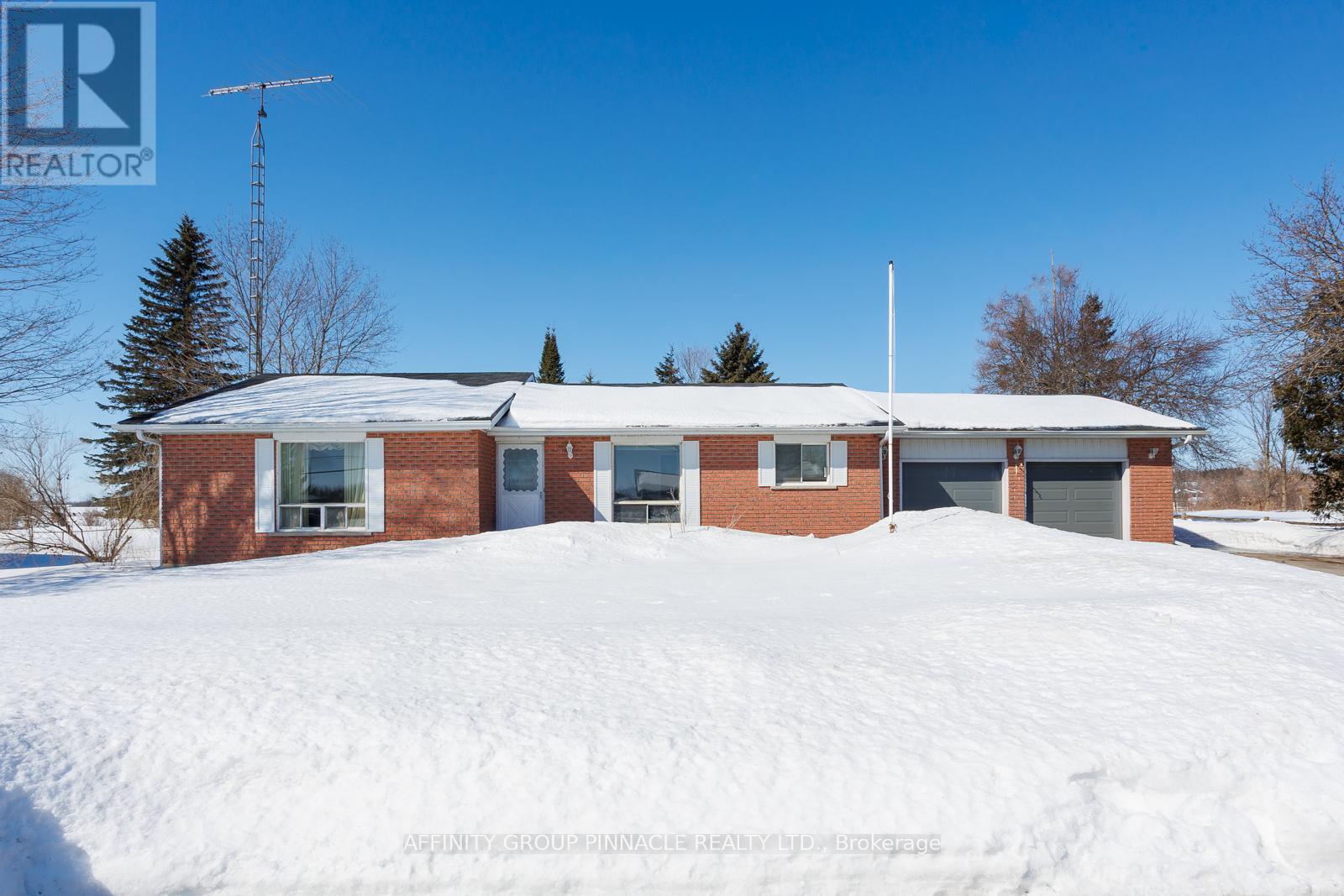 4055 35 Highway, Kawartha Lakes (Fenelon), Ontario  K0M 1A0 - Photo 3 - X12839490