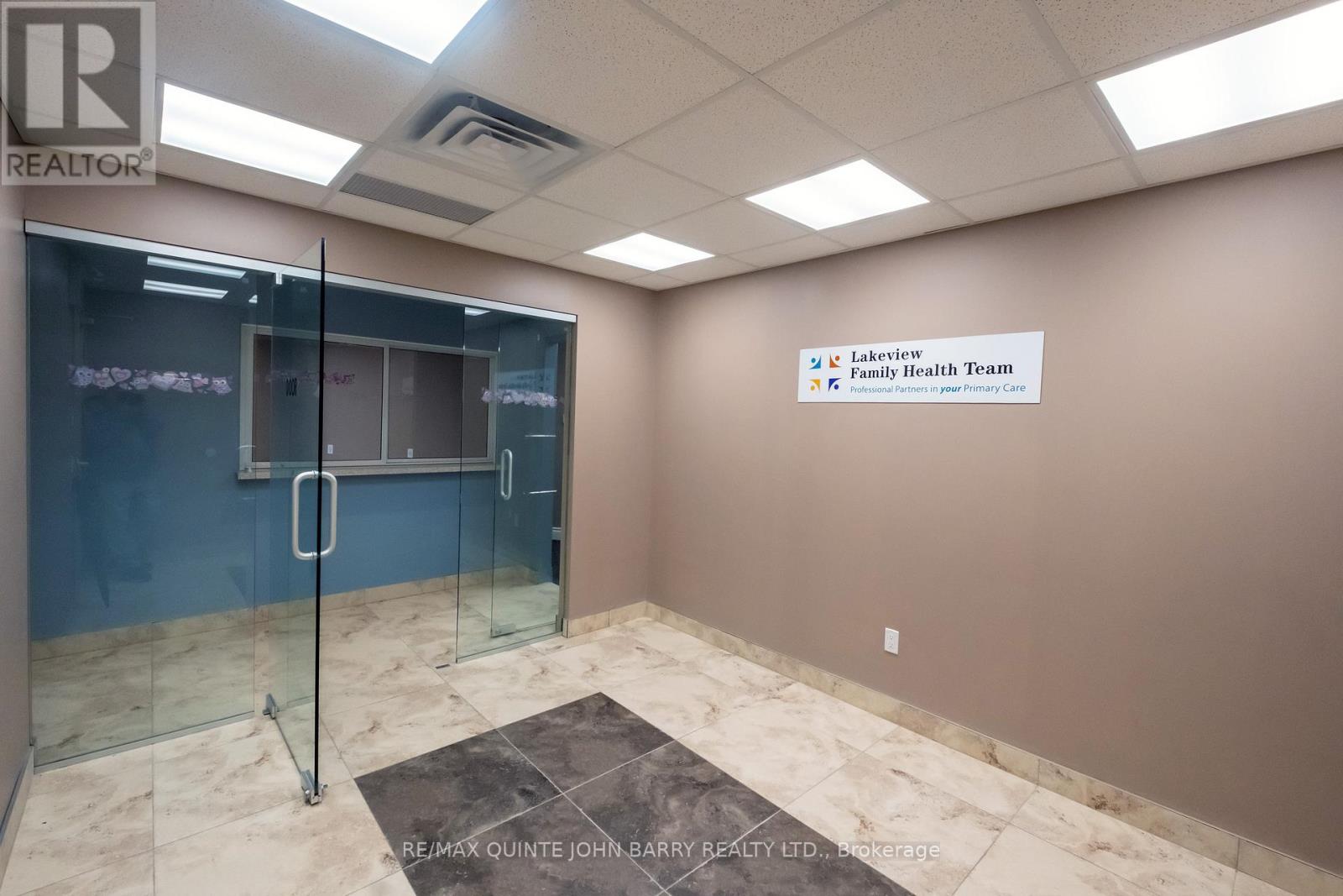 201 - 30 King Street, Quinte West (Trenton Ward), Ontario  K8V 6B1 - Photo 7 - X12839542