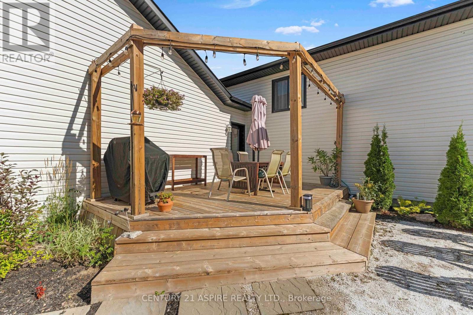 1002 Butler Boulevard, Petawawa, Ontario  K8H 0C8 - Photo 35 - X12839460