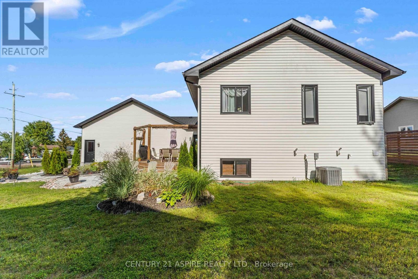 1002 Butler Boulevard, Petawawa, Ontario  K8H 0C8 - Photo 40 - X12839460