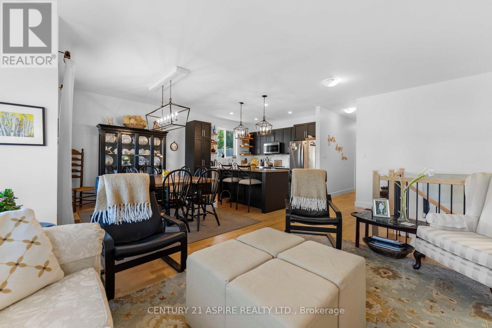 1002 Butler Boulevard, Petawawa, Ontario  K8H 0C8 - Photo 5 - X12839460