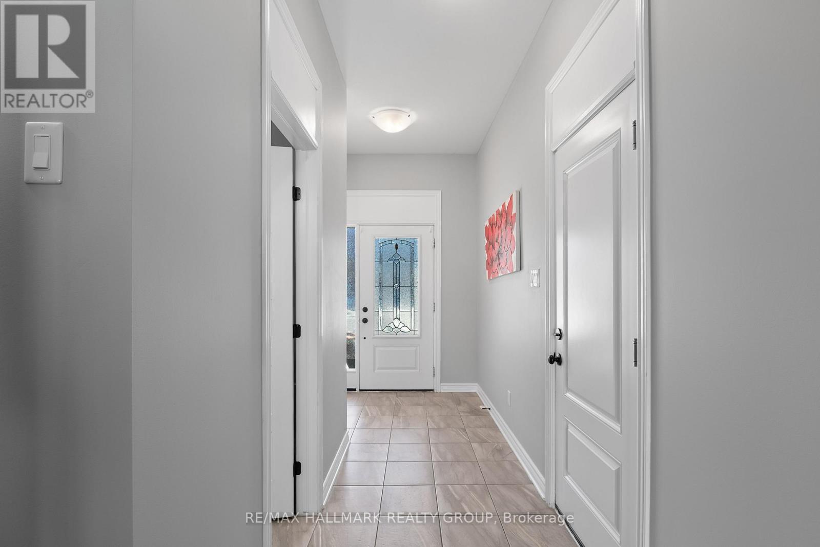 813 Miikana Road, Ottawa, Ontario  K1X 0G5 - Photo 4 - X12839202