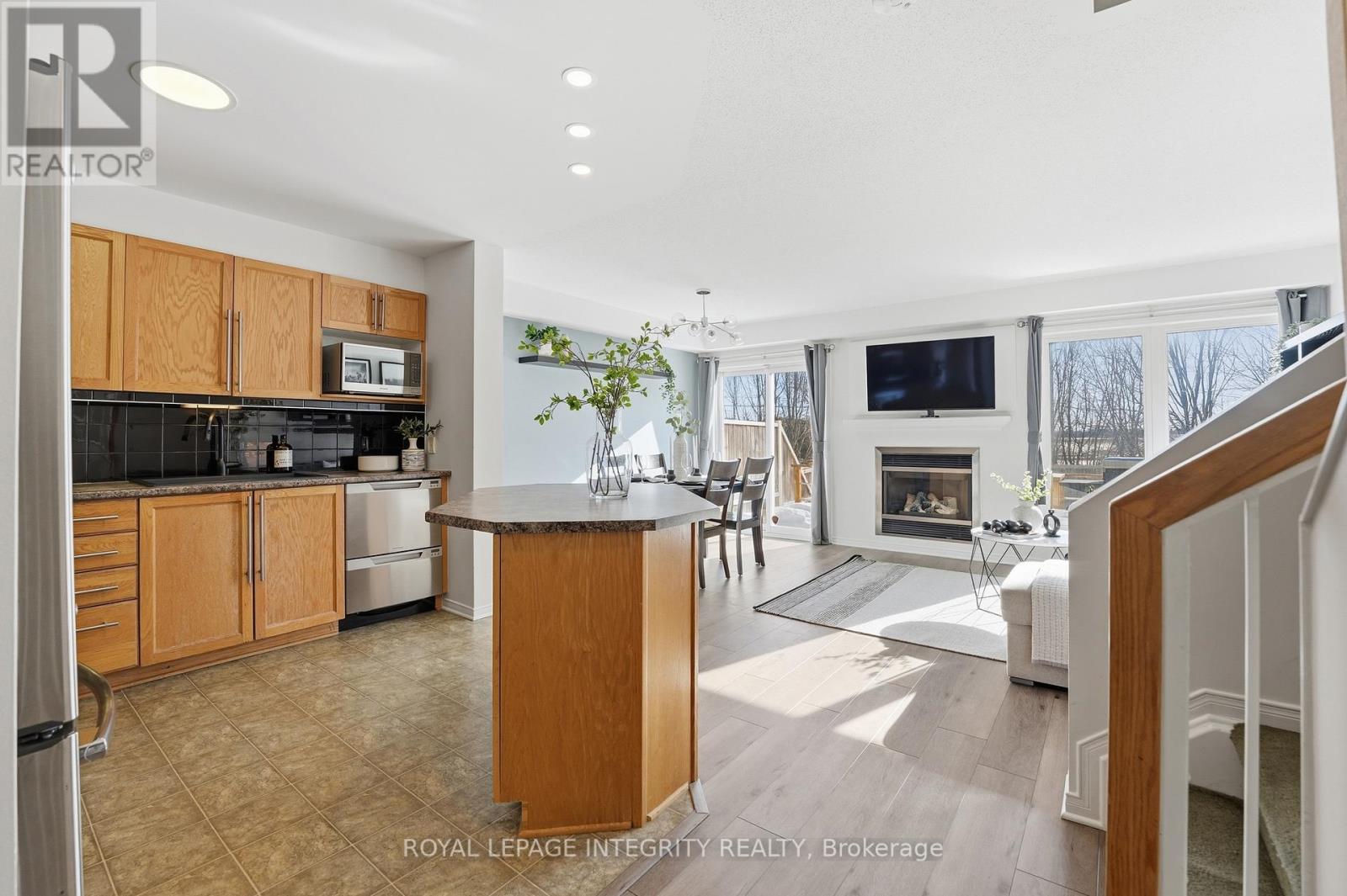 356 Hillsboro Private, Ottawa, Ontario  K2M 3B1 - Photo 10 - X12839398