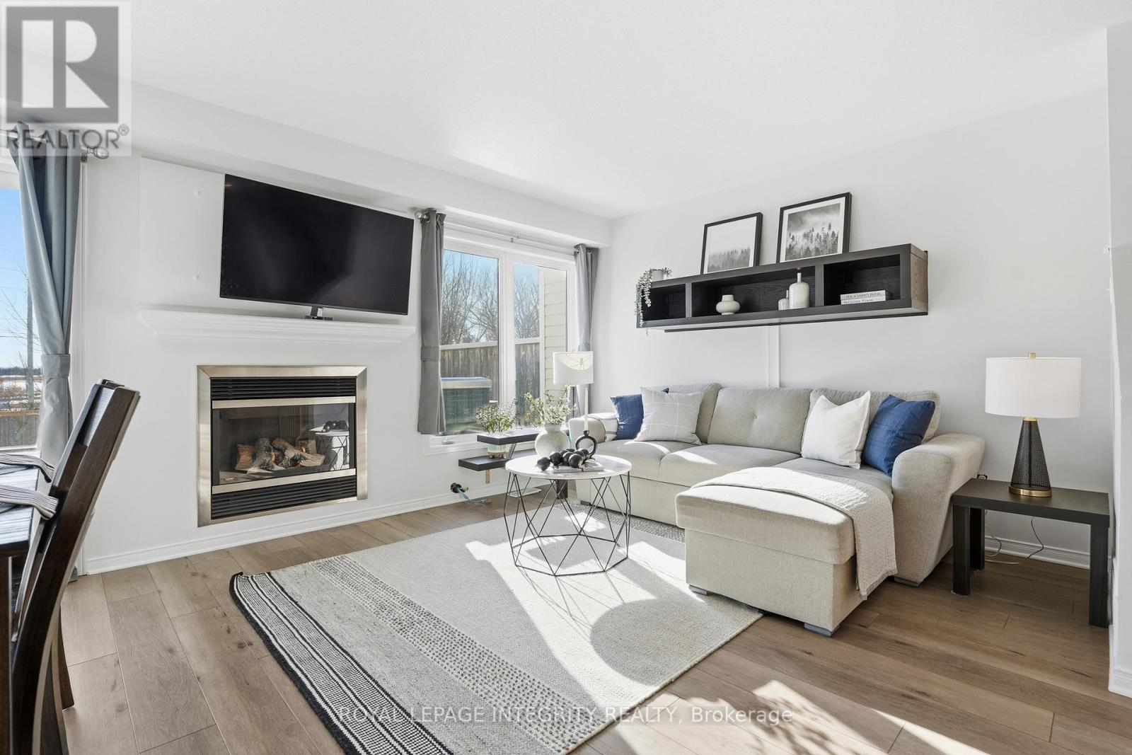 356 Hillsboro Private, Ottawa, Ontario  K2M 3B1 - Photo 2 - X12839398