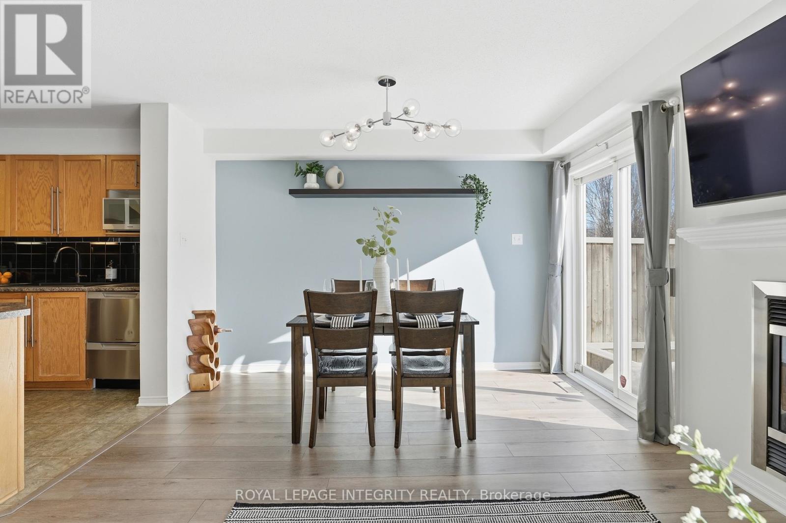 356 Hillsboro Private, Ottawa, Ontario  K2M 3B1 - Photo 5 - X12839398