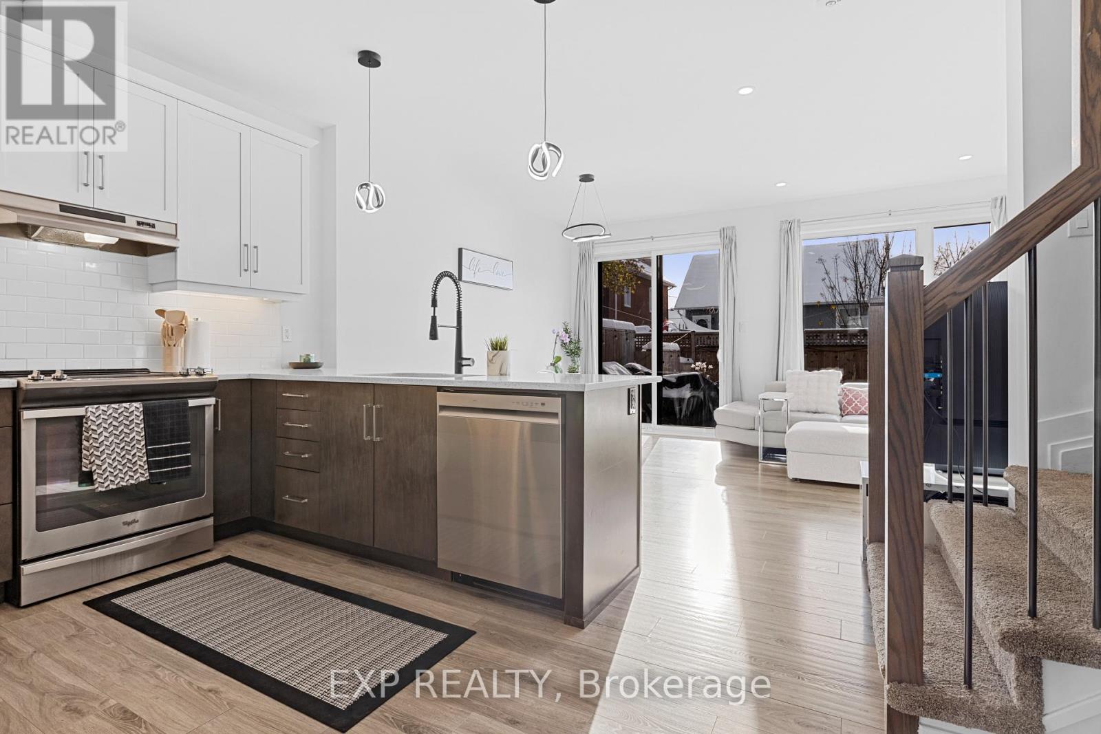 12 Charles Street, Carleton Place, Ontario  K7C 2Y1 - Photo 9 - X12839530