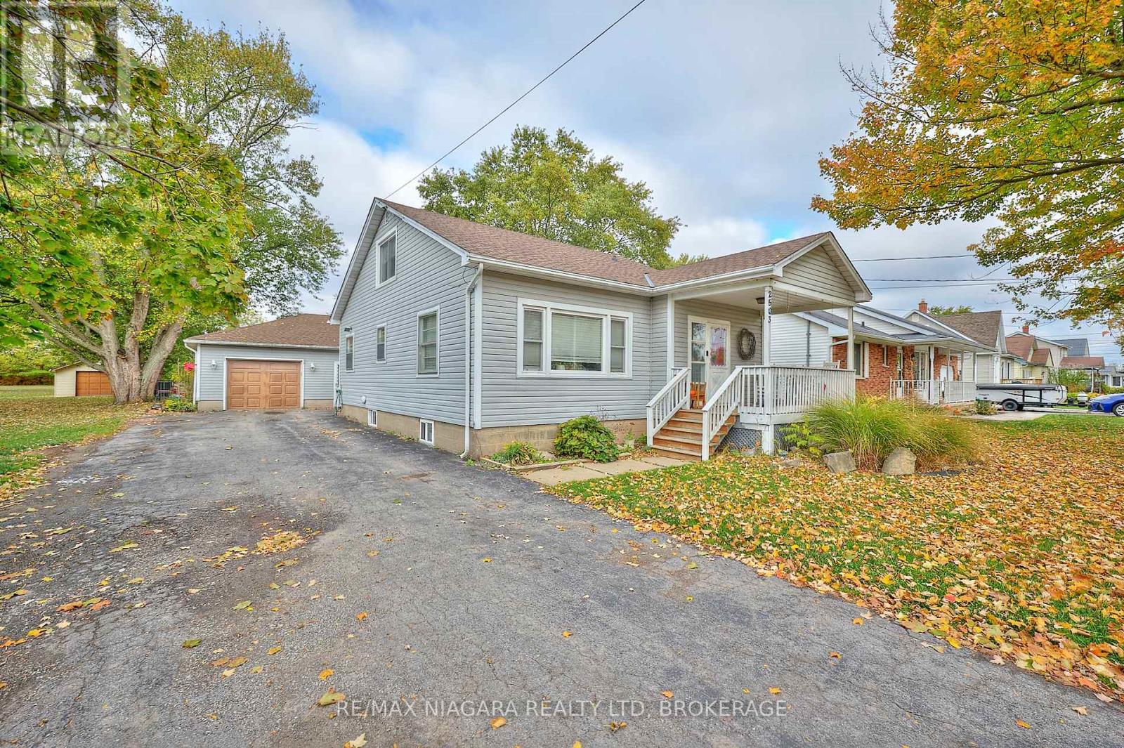 2503 Coral Avenue, Fort Erie (Stevensville), Ontario  L0S 1S0 - Photo 2 - X12839338