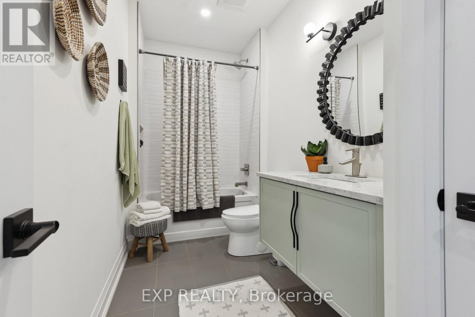 3598 Canfield Crescent, Fort Erie (Black Creek), Ontario  L0S 1S0 - Photo 9 - X12839394