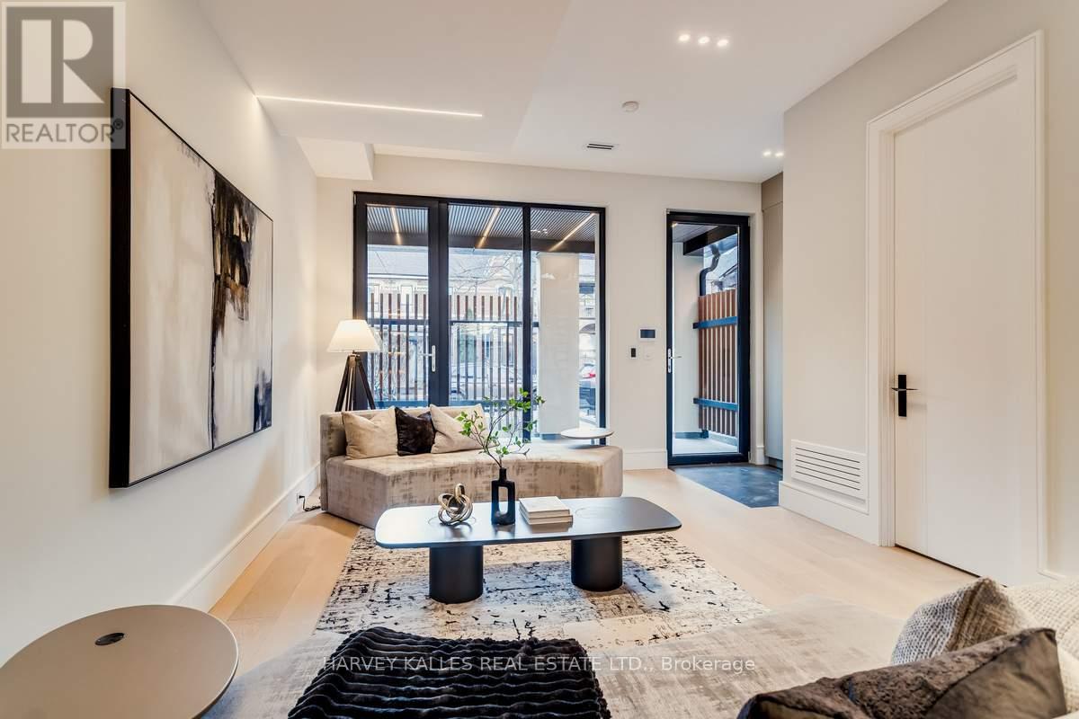 179 Palmerston Avenue, Toronto, Ontario  M6J 2J3 - Photo 9 - C12839228