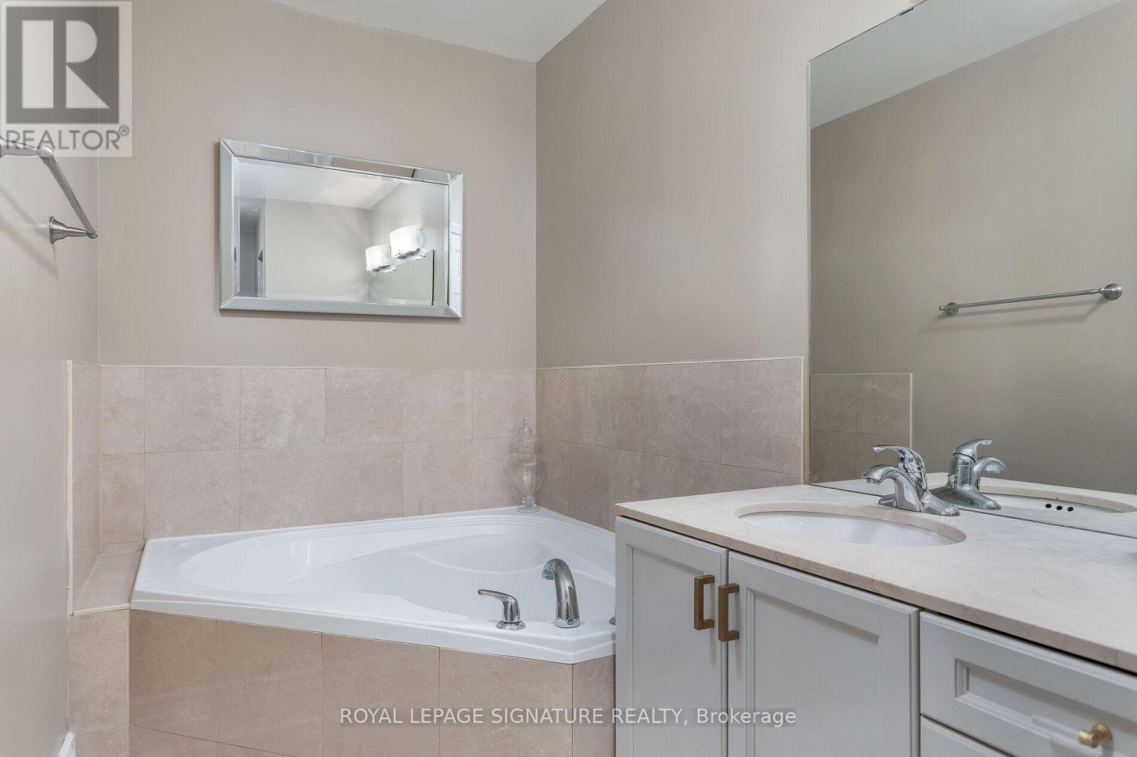 M8 - 539 Jarvis Street, Toronto (North St. James Town), Ontario  M4Y 2H7 - Photo 20 - C12839248