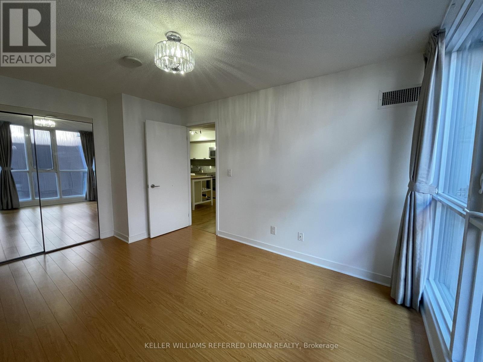 519 - 295 Adelaide Street W, Toronto, Ontario  M5V 0L4 - Photo 7 - C12839294