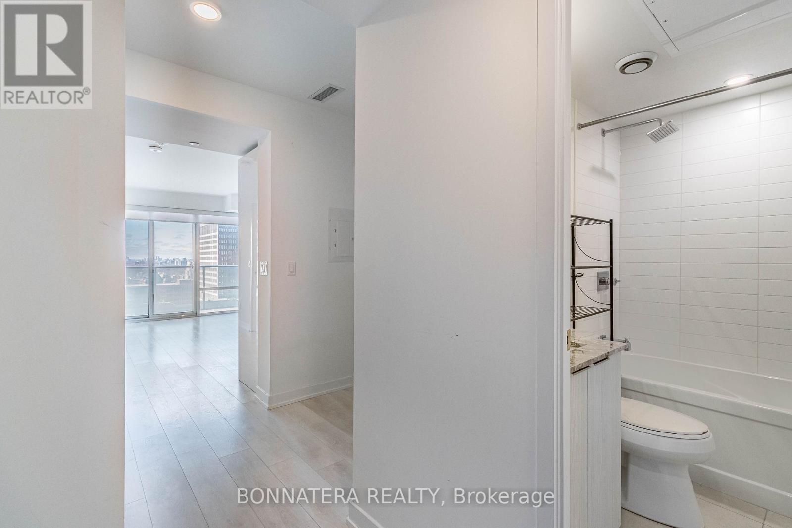 2113 - 501 Yonge Street, Toronto, Ontario  M4Y 0G8 - Photo 6 - C12839356