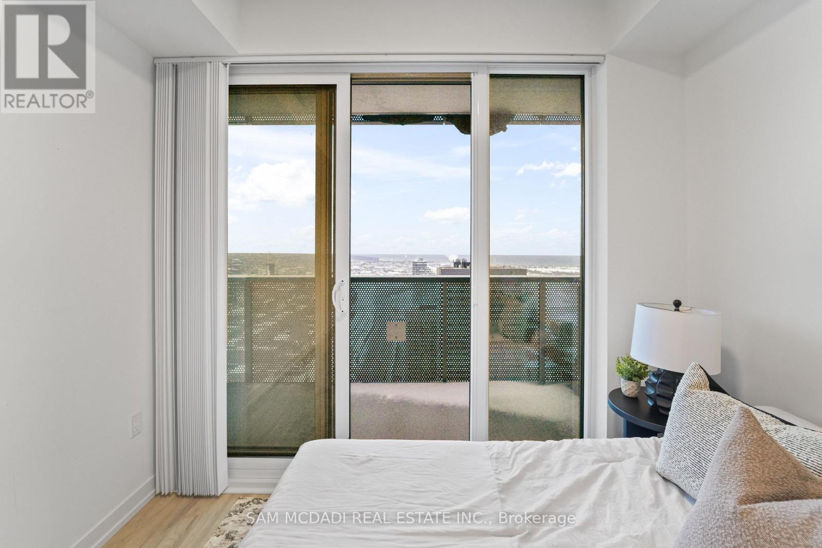 6005 - 55 Cooper Street, Toronto, Ontario  M5E 0G1 - Photo 17 - C12839372