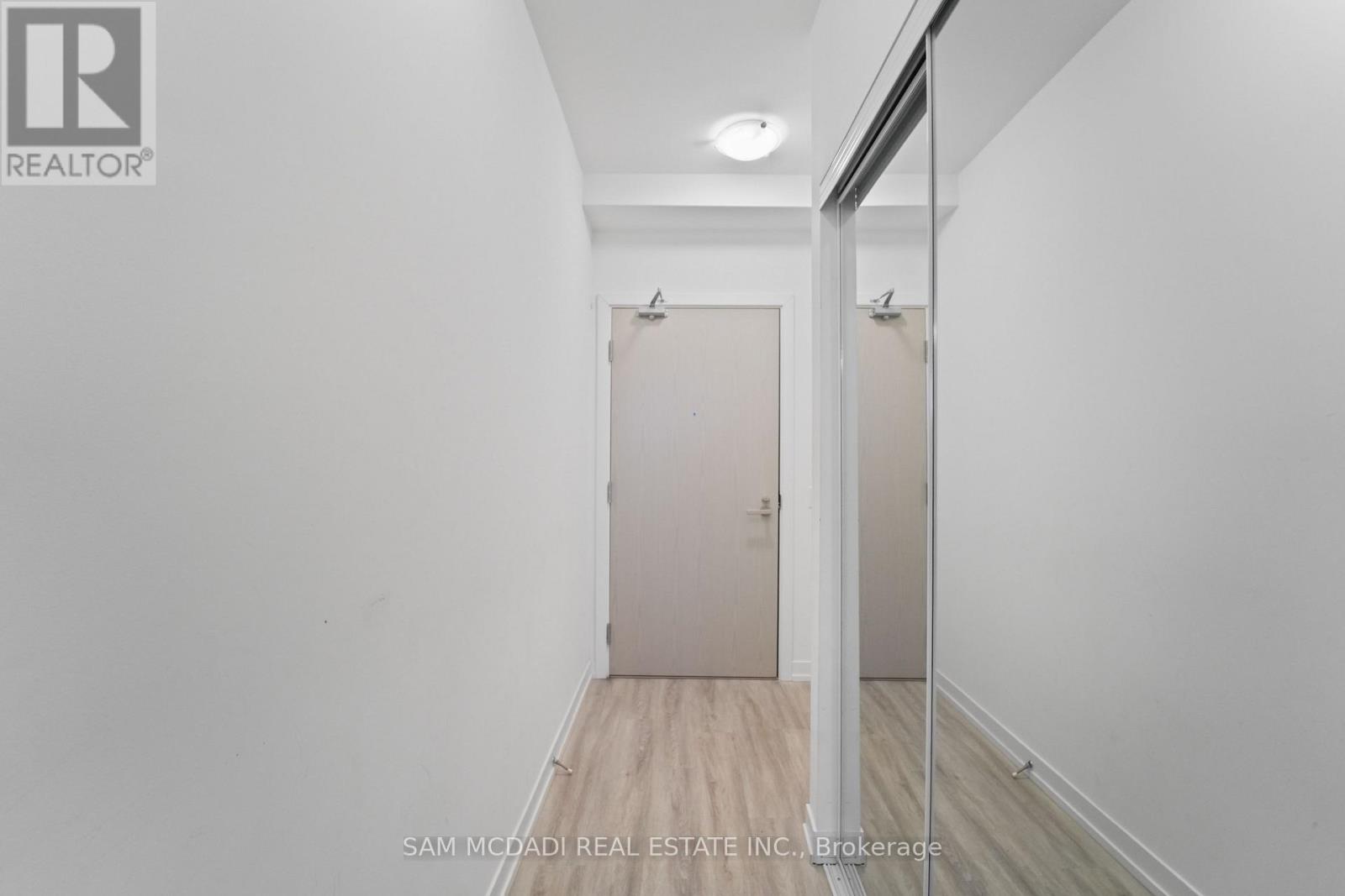 6005 - 55 Cooper Street, Toronto, Ontario  M5E 0G1 - Photo 2 - C12839372