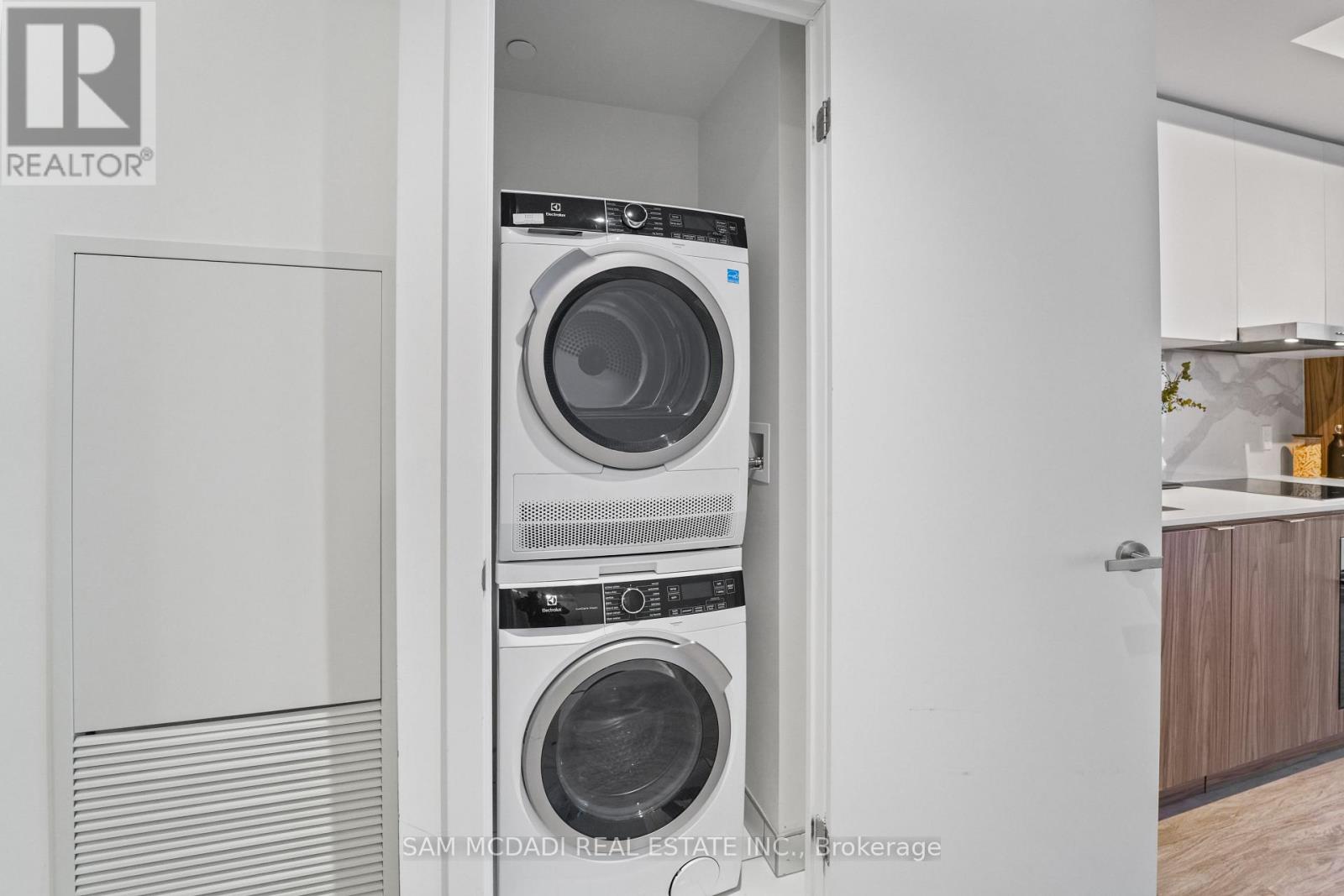 6005 - 55 Cooper Street, Toronto, Ontario  M5E 0G1 - Photo 21 - C12839372