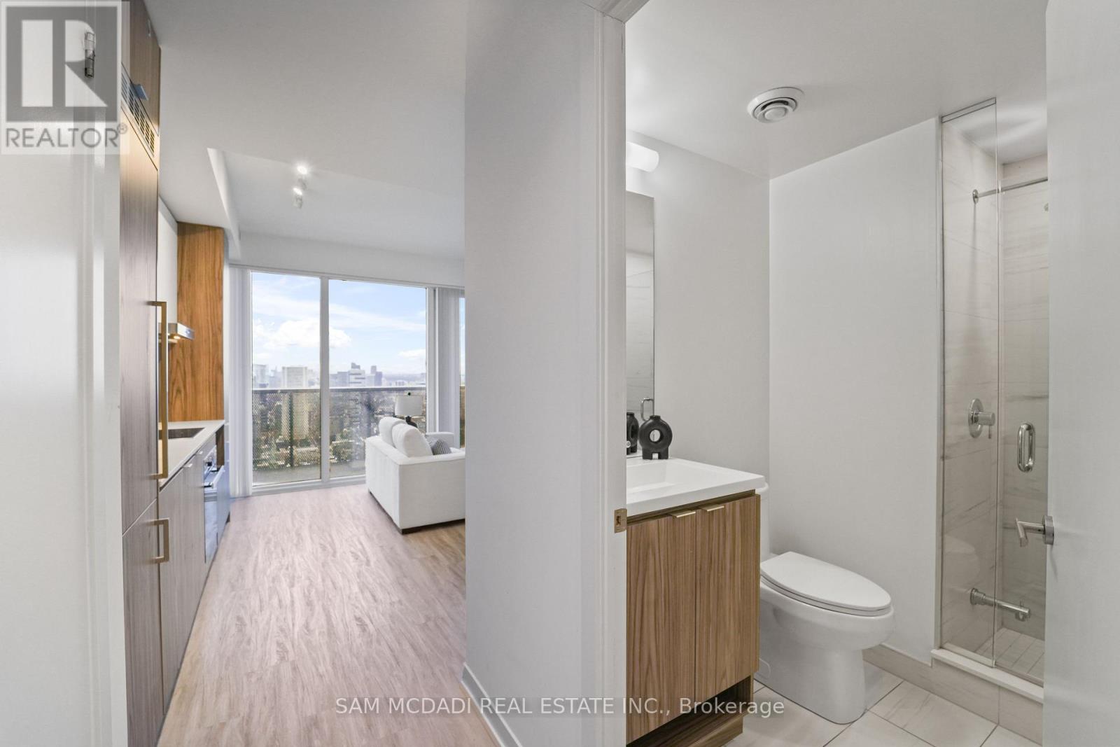 6005 - 55 Cooper Street, Toronto, Ontario  M5E 0G1 - Photo 3 - C12839372