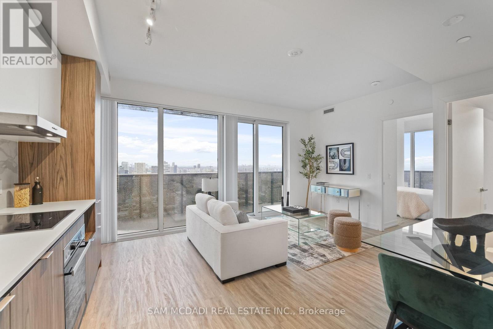 6005 - 55 Cooper Street, Toronto, Ontario  M5E 0G1 - Photo 5 - C12839372