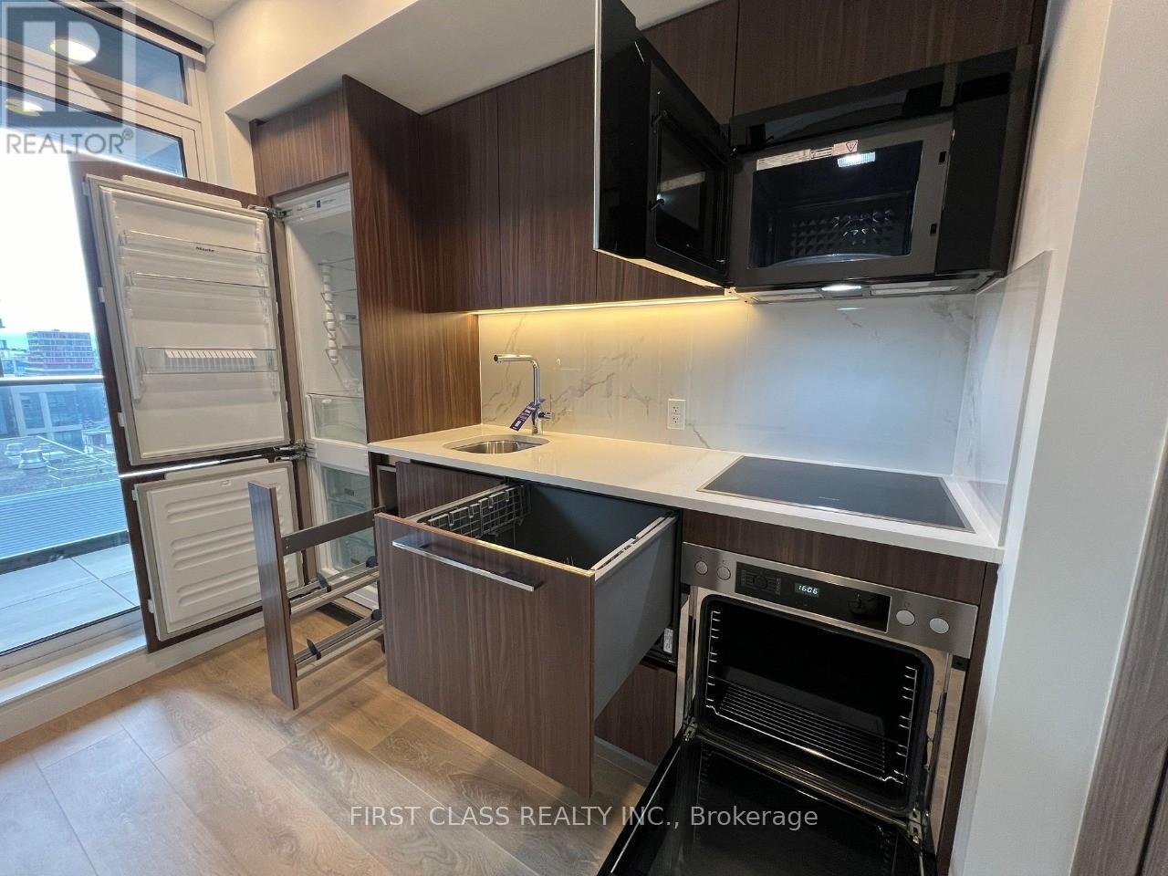 1907 - 38 Widmer Street, Toronto, Ontario  M5V 0P7 - Photo 18 - C12839410