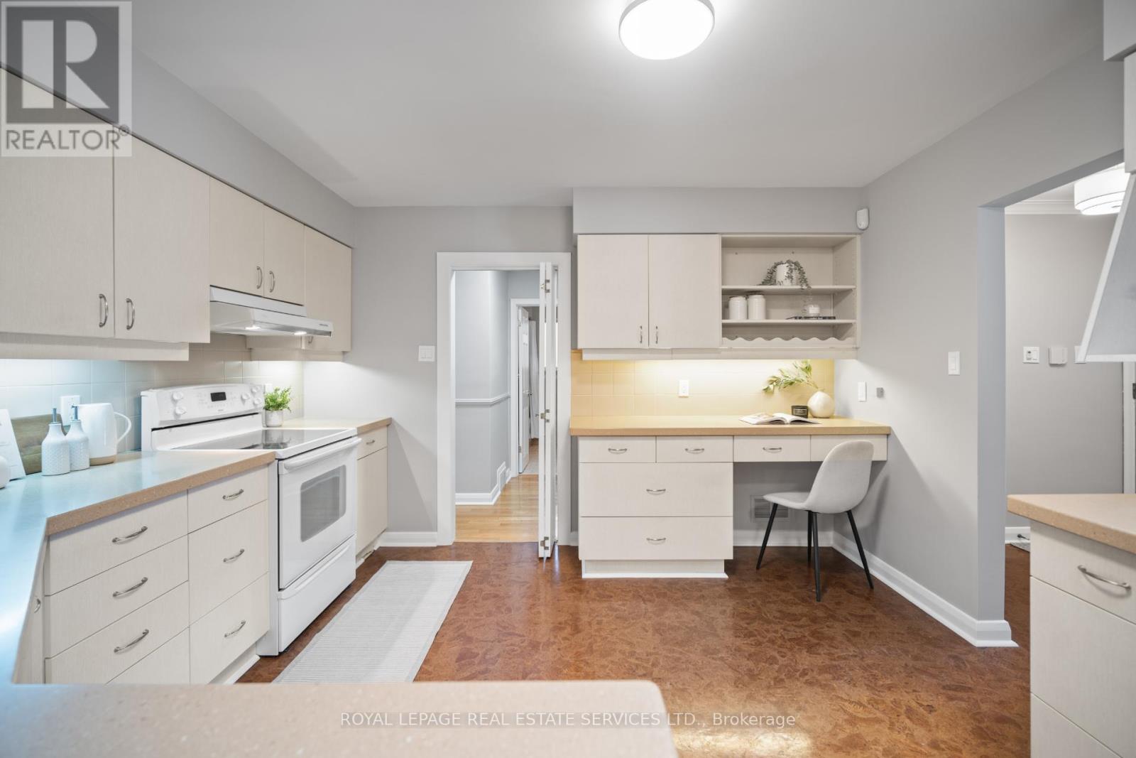 121 Elvaston Drive, Toronto, Ontario  M4A 1N8 - Photo 13 - C12839512